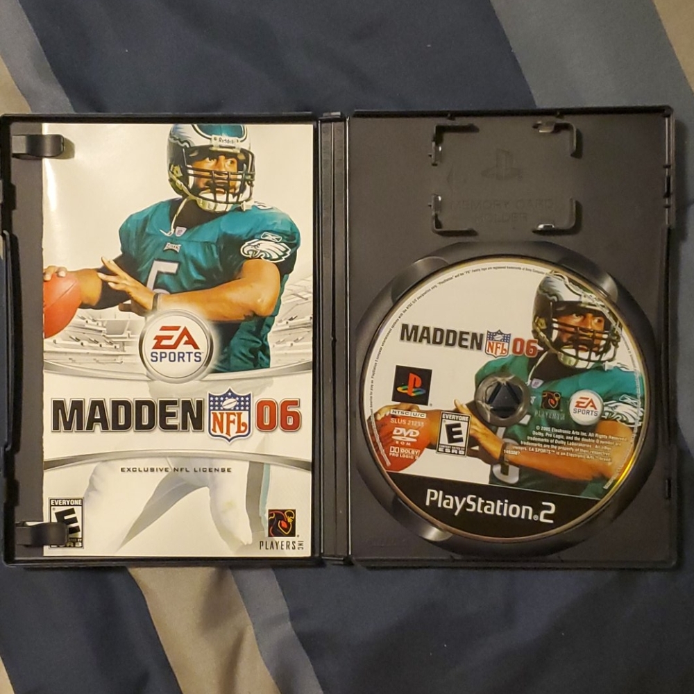 PS2 EA Sports Madden 2006 - Picture 2 of 3